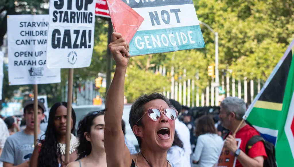 انضمام بريطانيا إلى لائحة الاعترافات المحتملة بفلسطين يضع إسرائيل أمام "أيلول أسود" ديبلوماسي