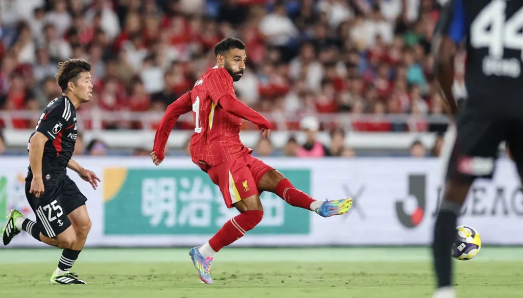 محمد صلاح يفاجئ الجميع برسالة عائلية غير معتادة وشقيقته ترد بسخرية