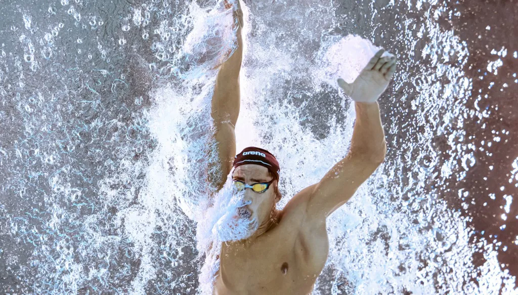 أحمد الجوادي يُهدي تونس المجد ويقهر الكبار في مونديال السباحة