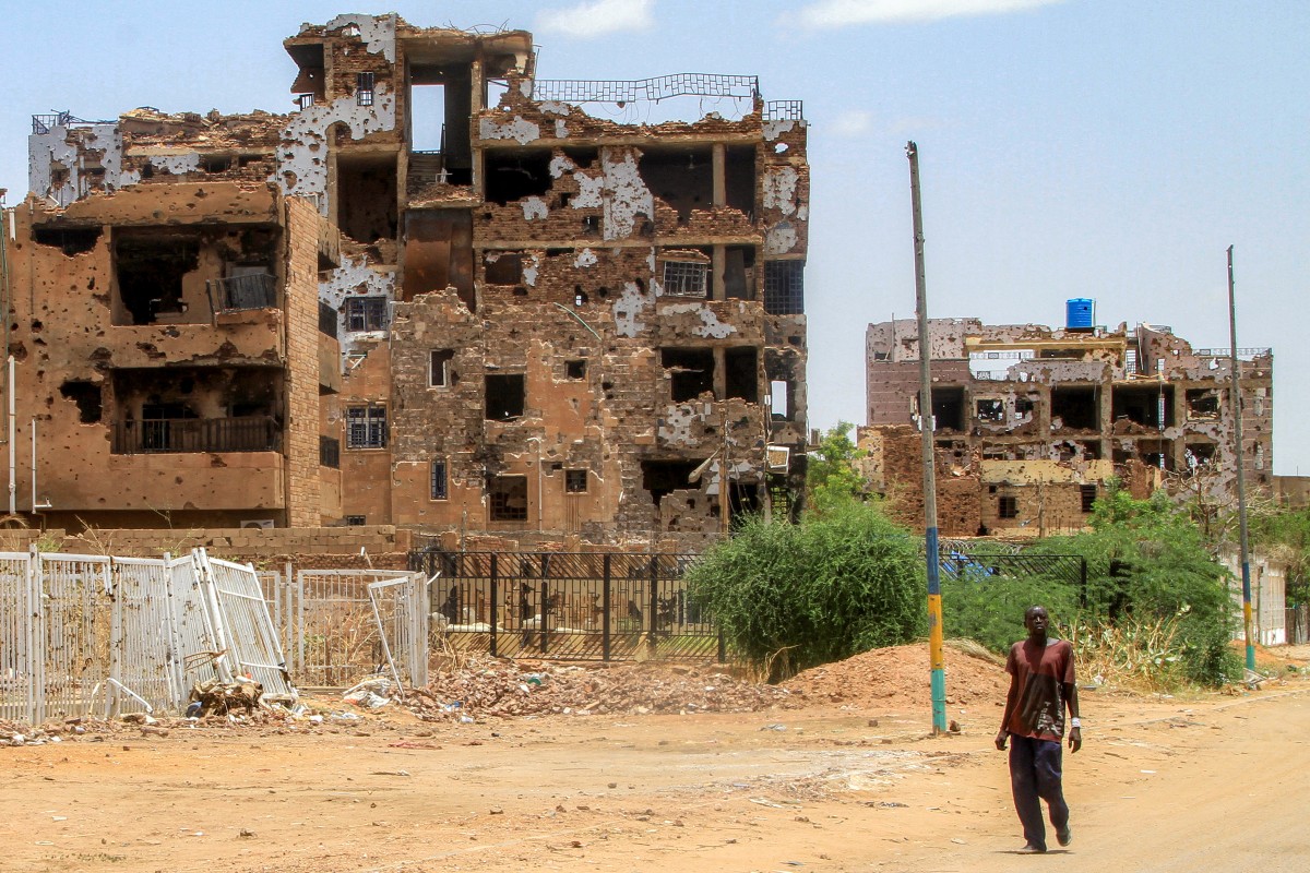 دمار في السودان. (أ ف ب)