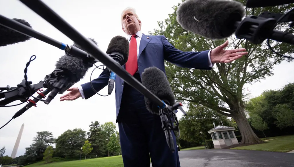 "أنت مطرود"… ترامب يعالج الأخبار السيّئة بمعاقبة حاملها