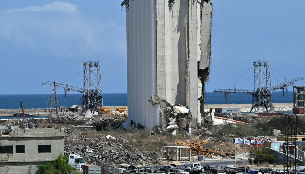 اللبنانيون التائهون في انفجار المرفأ