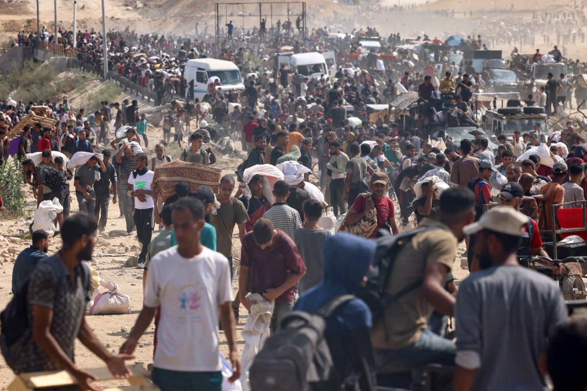 فلسطينيون في غزة. (أ ف ب)