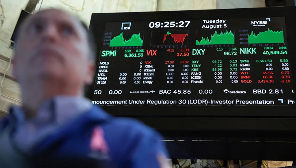 ترامب يتراجع عن قراره "الغريب": خشية من الاقتصاد أم الضغط المجتمعي؟