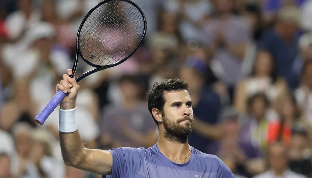 تورونتو على موعد مع مواجهة غير متوقعة في النهائي