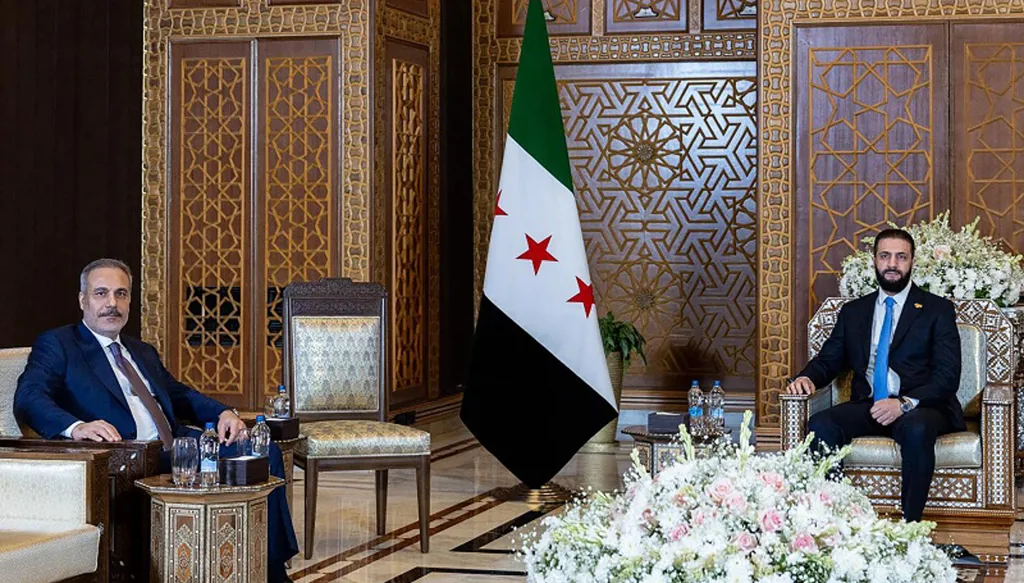 الشرع وفيدان 8 حزيران/ يونيو 2025 (ا ف ب)