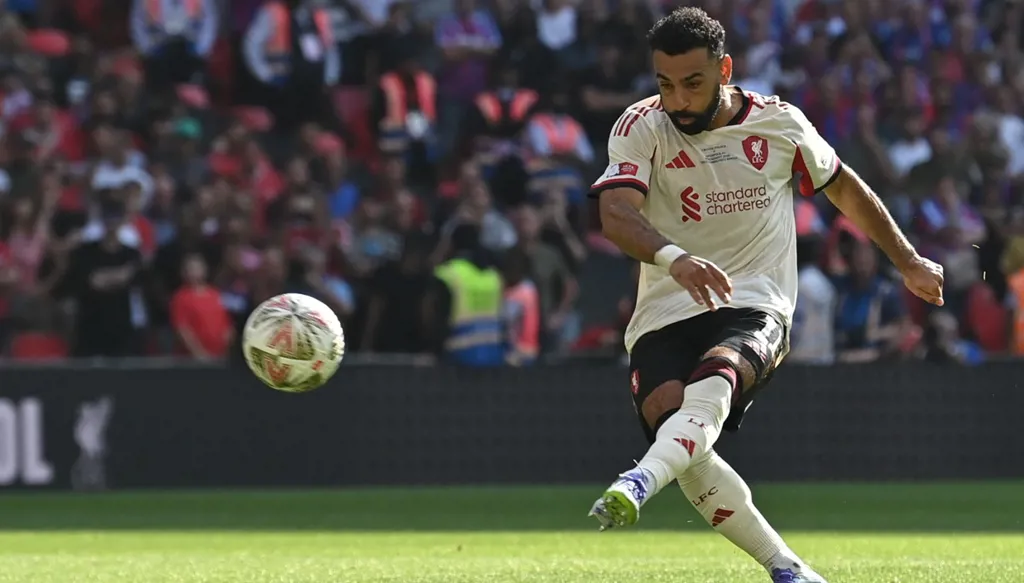 يويفا يقدّم مساعدات لأطفال غزة... هل كان محمد صلاح سبباً؟