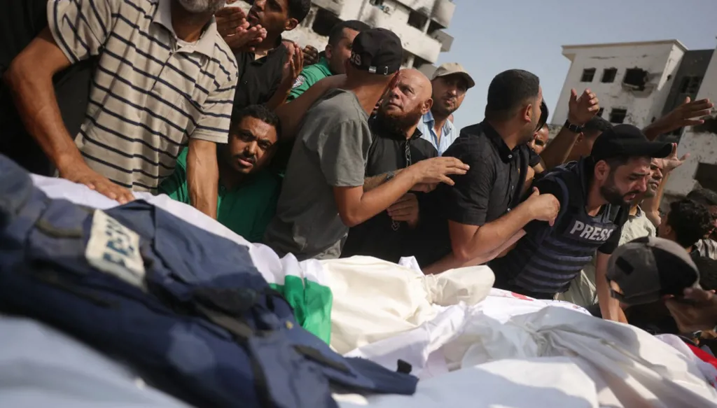 إسرائيل تتعمّد قتل الشّهود على الإبادة في غزة وأوروبا غير قادرة على ردع نتنياهو من دون ترامب