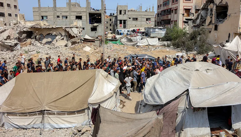 قتلى وجرحى في قصف إسرائيلي على مدينة غزة... ووفاة طفل بسبب سوء التغذية