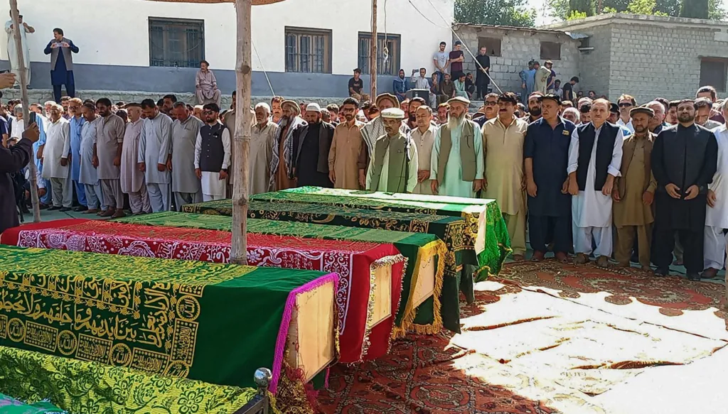 مصرع سبعة أشخاص اثناء إصلاح شبكة مياه تضررت بالفيضانات في باكستان