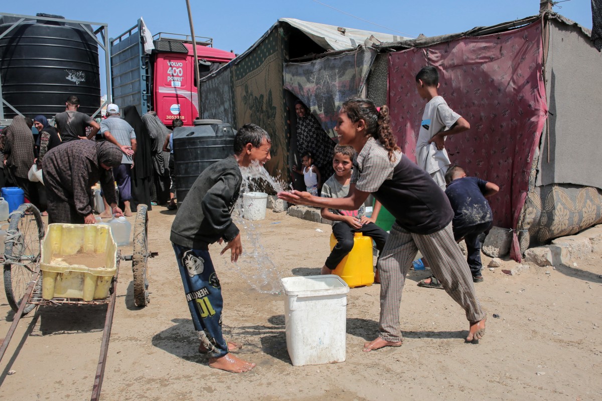 فلسطينيون في قطاع غزة (أ ف ب).