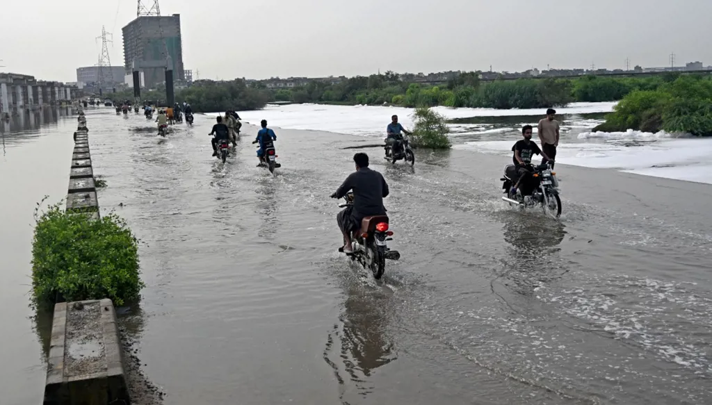 أمطار موسمية جديدة تودي بحياة أكثر من عشرين شخصا في باكستان