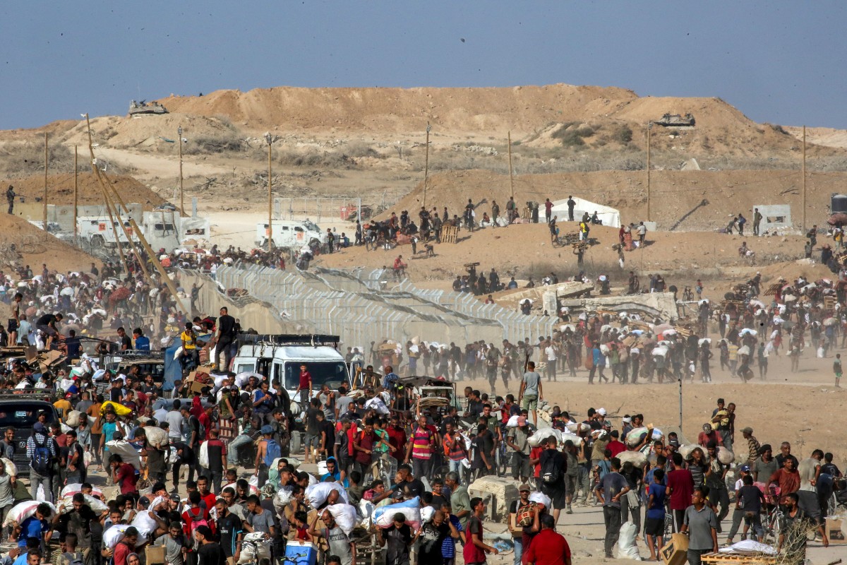 فلسطينيون في غزة. (أ ف ب)