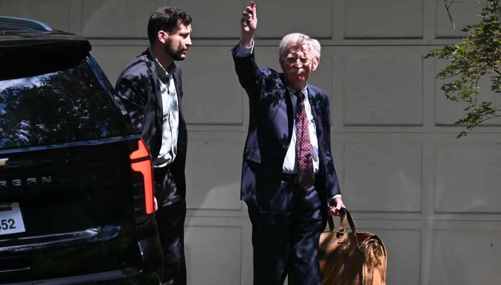 ترامب يعلّق على اقتحام  الـ"FBI" منزل بولتون: شاهدت الخبر على التلفزيون