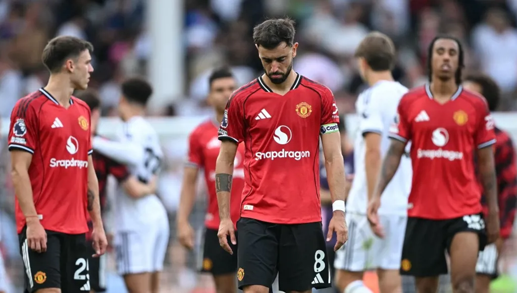 مانشستر يونايتد يودّع كأس الرابطة بخسارة مذلّة أمام غريمسبي (فيديو)