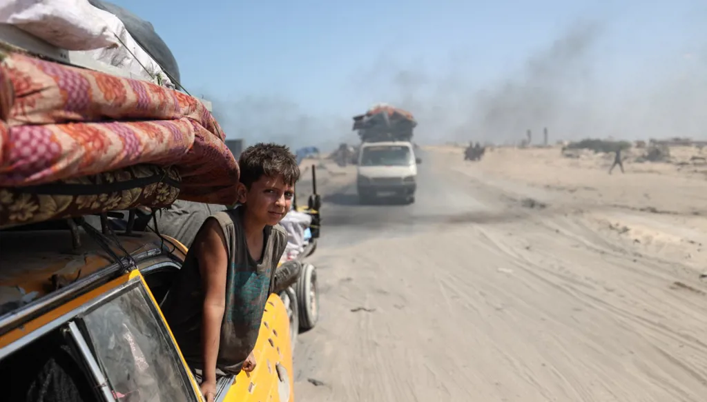 52 طالباً من غزة يصلون إلى أيرلندا للدراسة الجامعية