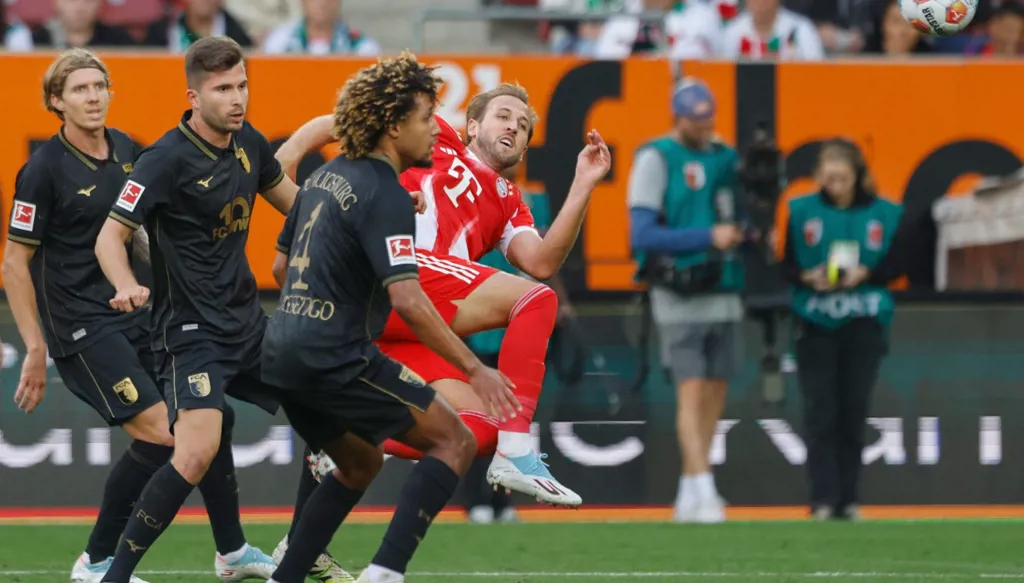 مايكل أوين يهزأ من هاري كاين والأخير يخرج عن صمته