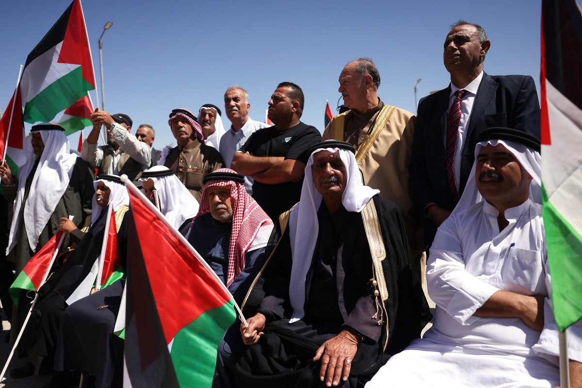 فلسطينيون في الضفة. (أ ف ب)