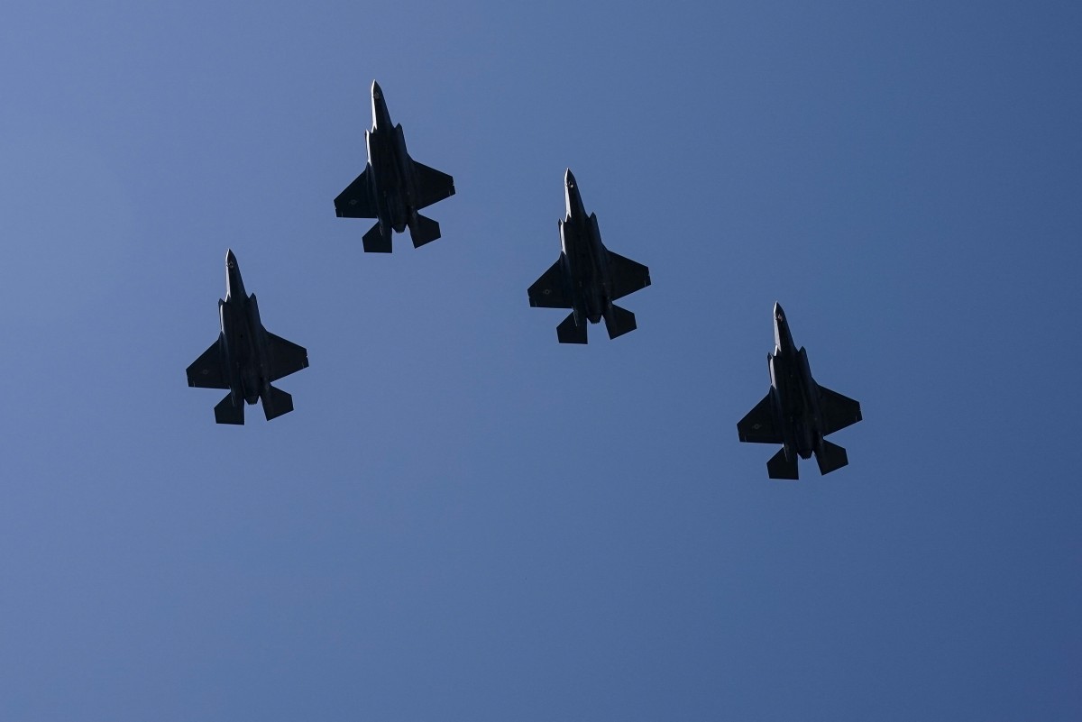 طائرات مقاتلة من طراز F-35 تحلق فوق البيت الأبيض (أ ف ب)