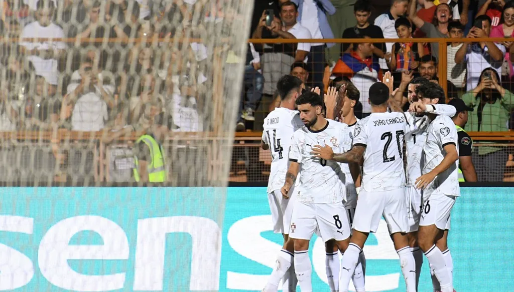 نجوم الدوري السعودي يستعرضون بقميص البرتغال