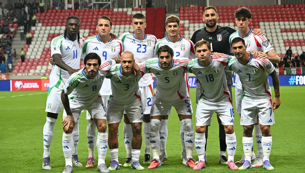 دعماً لفلسطين... "ألتراس" منتخب إيطاليا يُديرون ظهورهم أثناء النشيد الإسرائيلي (صور)