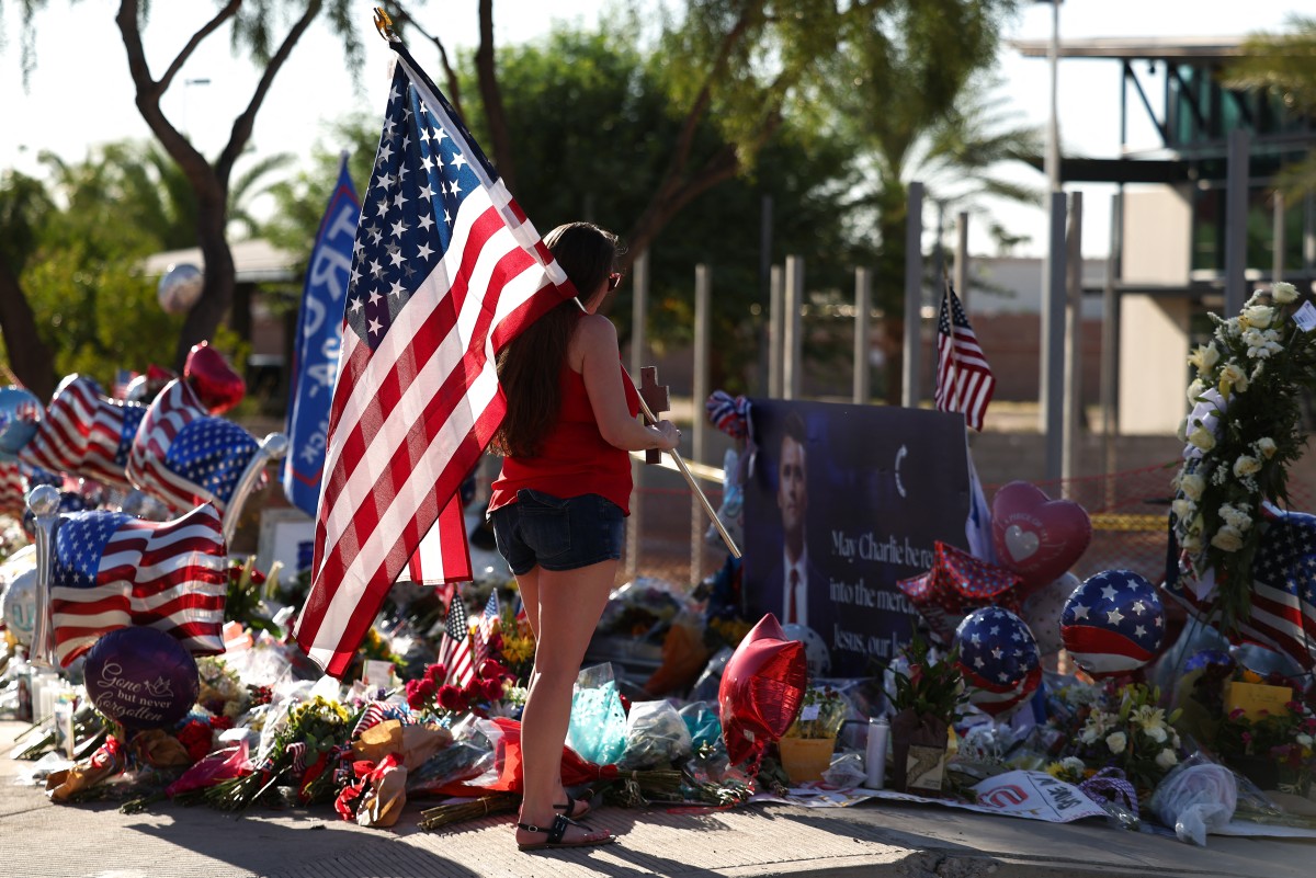 أفنى كيرك عمره القصير وهو يحارب الأعداء المفترضين لقاتله. (ا ف ب)