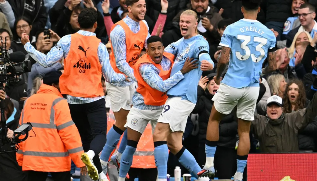 ثنائية هالاند تهدي مانشستر سيتي التفوق في الدربي