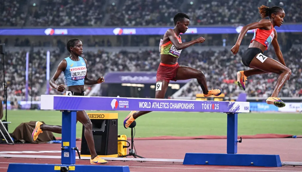 البحرينية يافي تخسر لقبها وتكتفي بفضية 3 آلاف م موانع