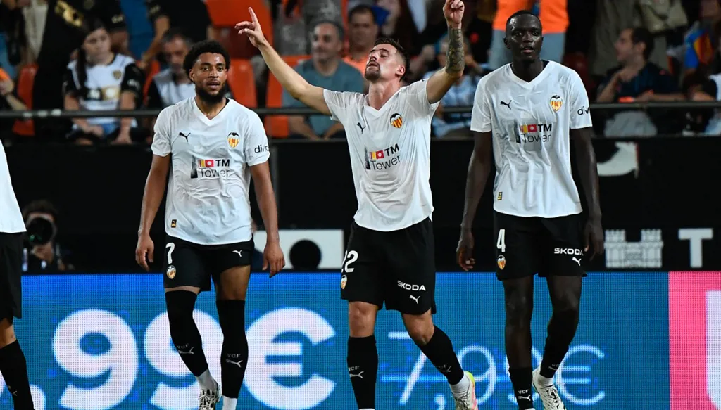 الاتحاد الإسباني يؤجل لقاء فالنسيا وريال أوفييدو
