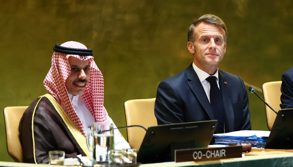 عقليّة البازار وعقليّة الحصار: عزلة ومأزق لإسرائيل وإيران... وتفاهمات!