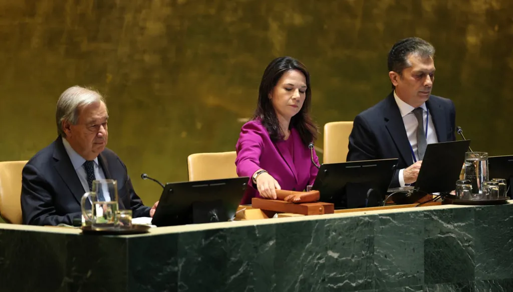 المنصة الرئيسية للأمانة العامة للأمم المتحدة (أ ف ب).