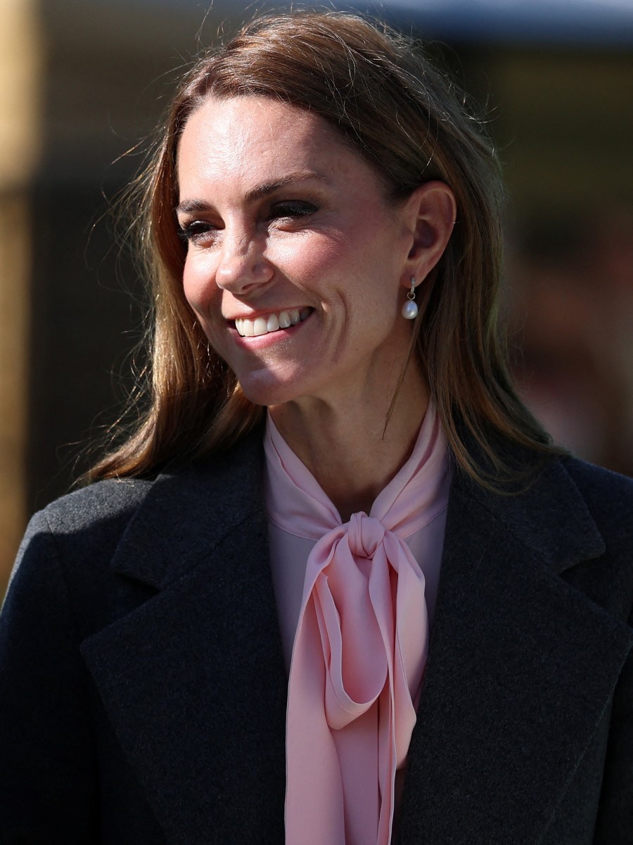 كيت ميدلتون تتألّق بالرمادي والوردي (انستغرام)