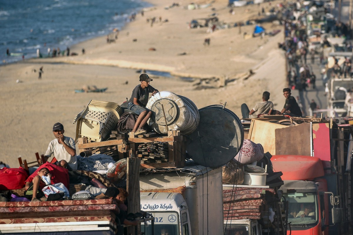 نازحون في غزة (أ ف ب)