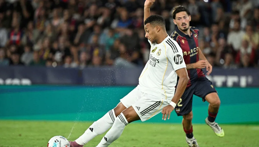 ضيف مميز في تدريبات ريال مدريد (فيديو)