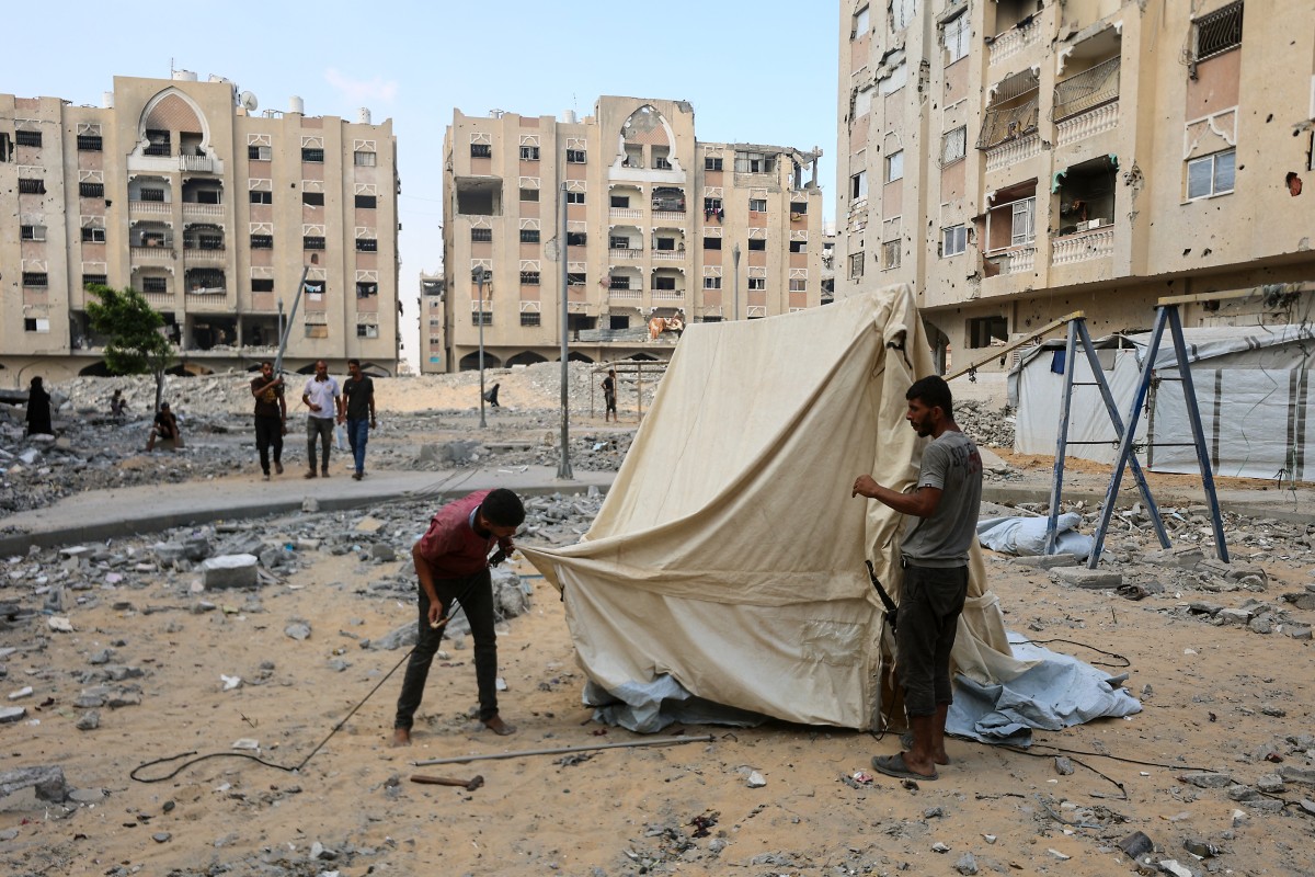 فلسطينيون في غزة. (أ ف ب)