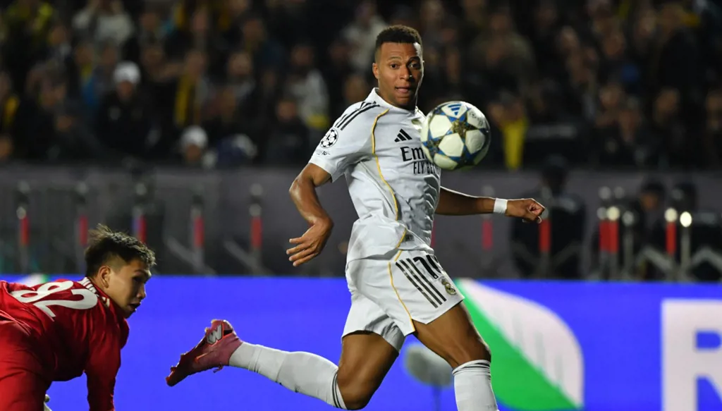 مبابي يُقارن الحياة بين مدريد وباريس