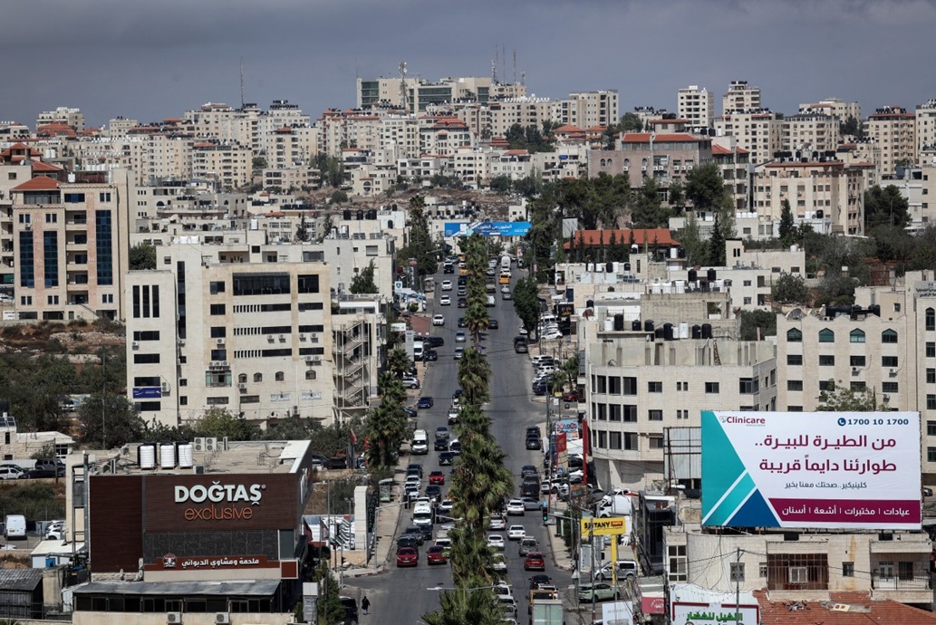 منظر عام للمدينة الفلسطينية رام الله في الضفة الغربية  (أ ف ب)