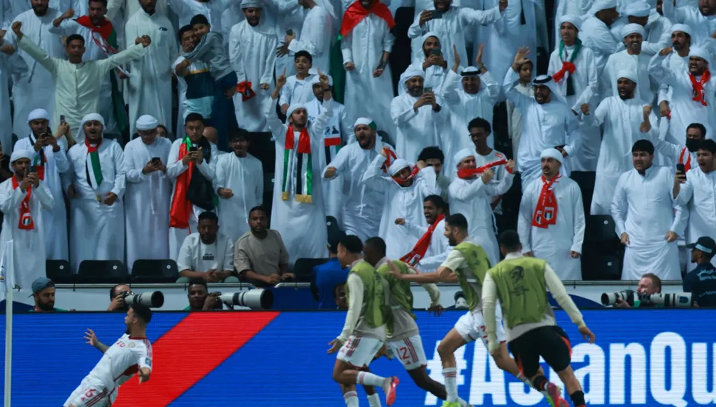 منتخب الإمارات يقلب الطاولة على عمان ويقترب من مونديال 2026