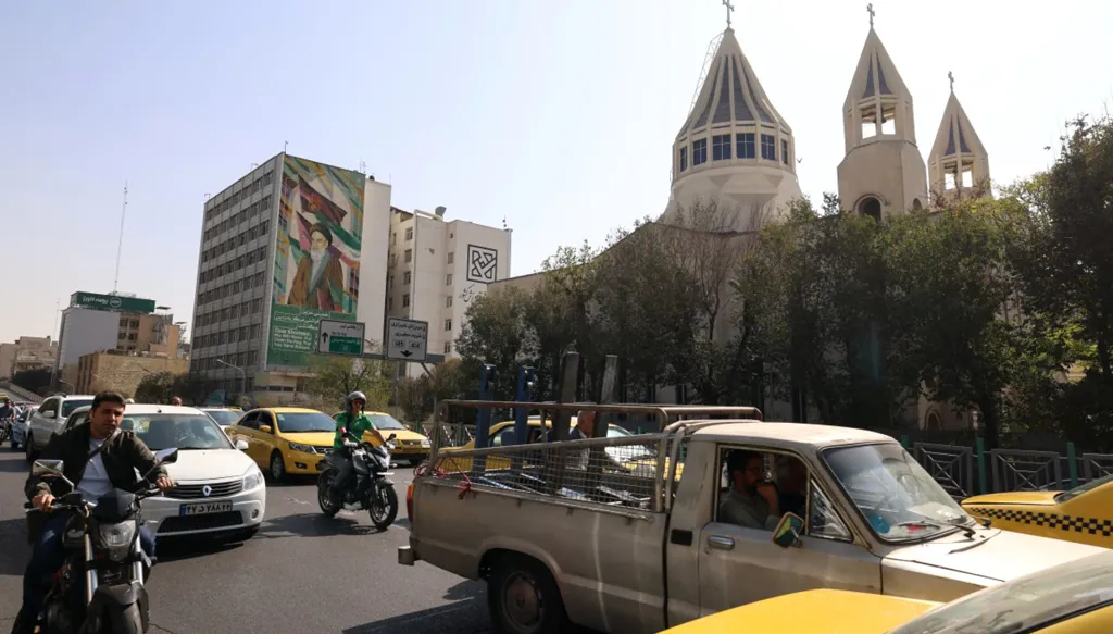 هل دخلت "إيران الإسلامية" مرحلة الموت البطيء؟