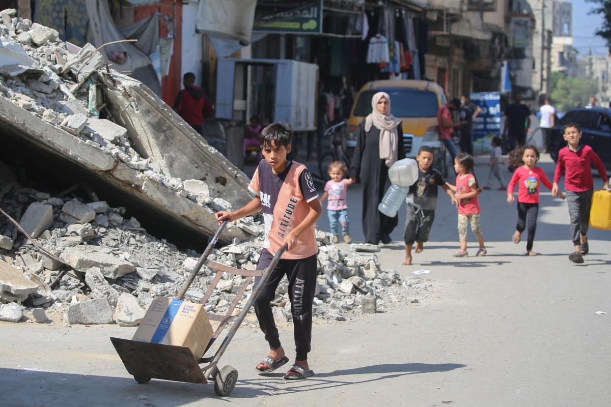 فلسطينيون في غزة. (أ ف ب)