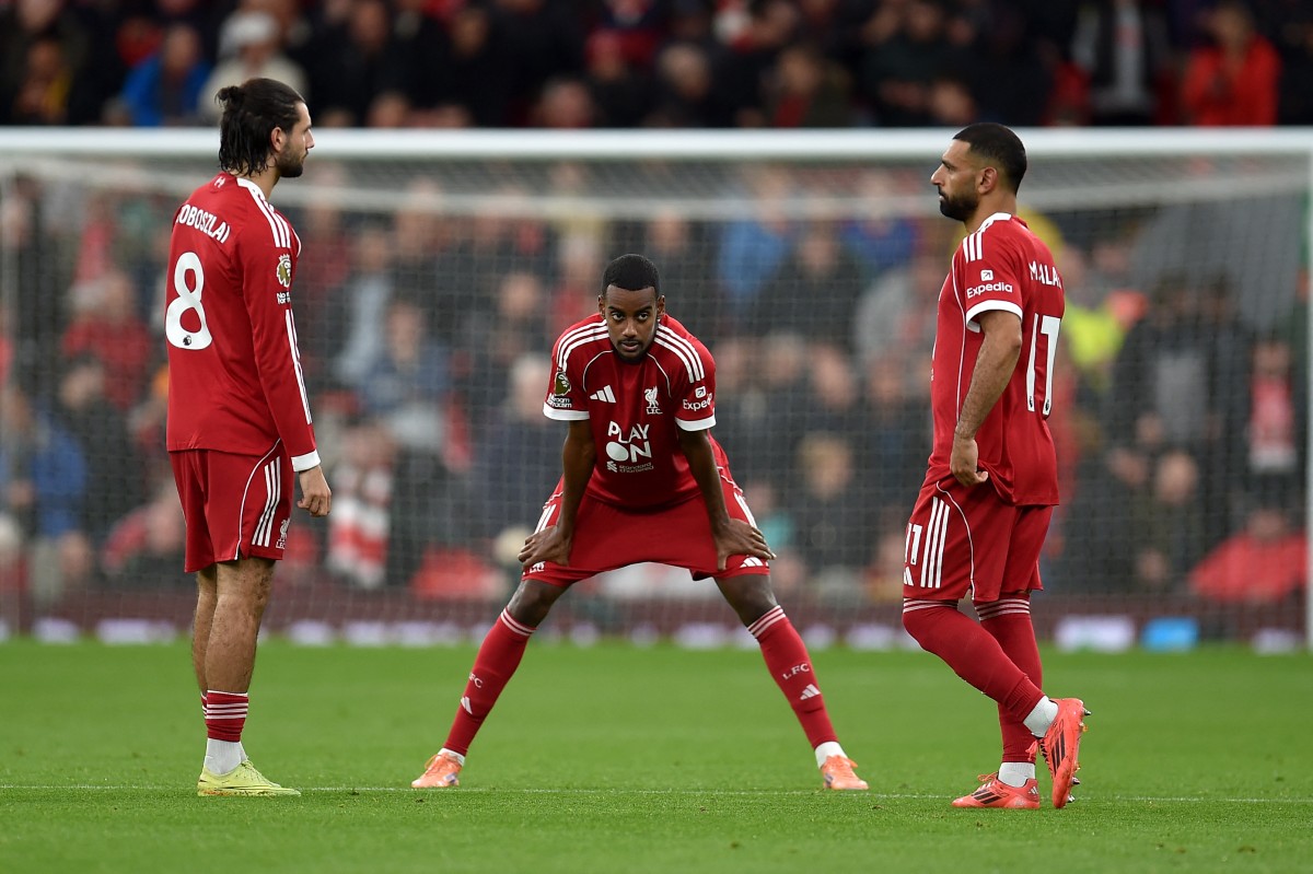 ليفربول للبحث عن الحلول قبل فوات الأوان. (أ ف ب)