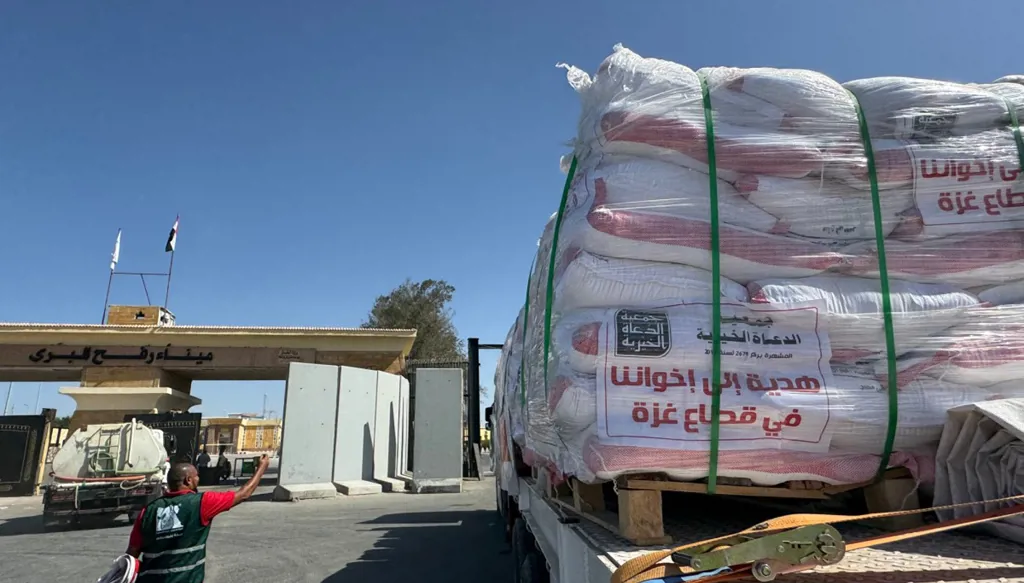 واشنطن تحصّن هدنة غزة بمسارات ميدانية وإقليمية: من الإشراف على المساعدات إلى سوريا وكازاخستان