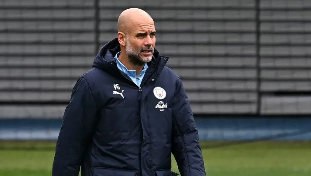 غوارديولا يشيد بريان شرقي ويصفه بـ "لاعب الشارع" قبل مواجهة فياريال