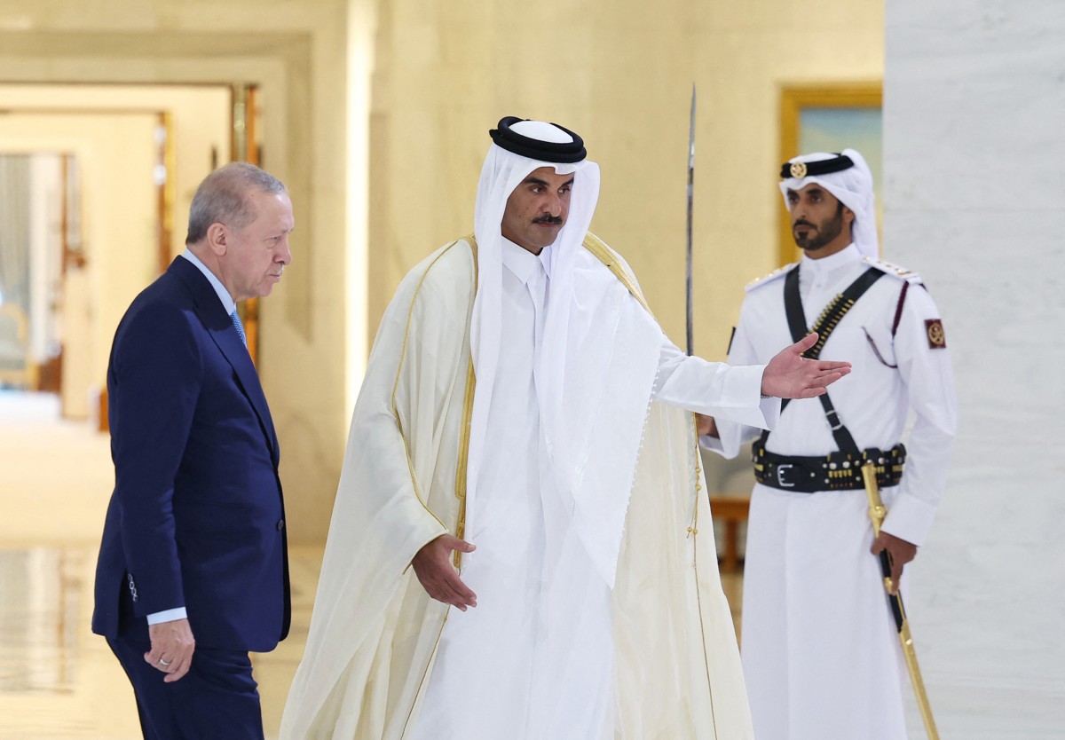أمير قطر وإردوغان. (أ ف ب)