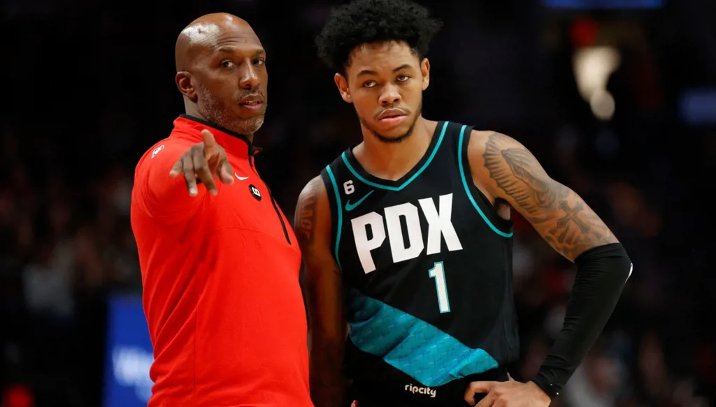 المراهنات تهز NBA... اعتقال مدرب بورتلاند تريل بلايزرز ونجم ميامي هيت