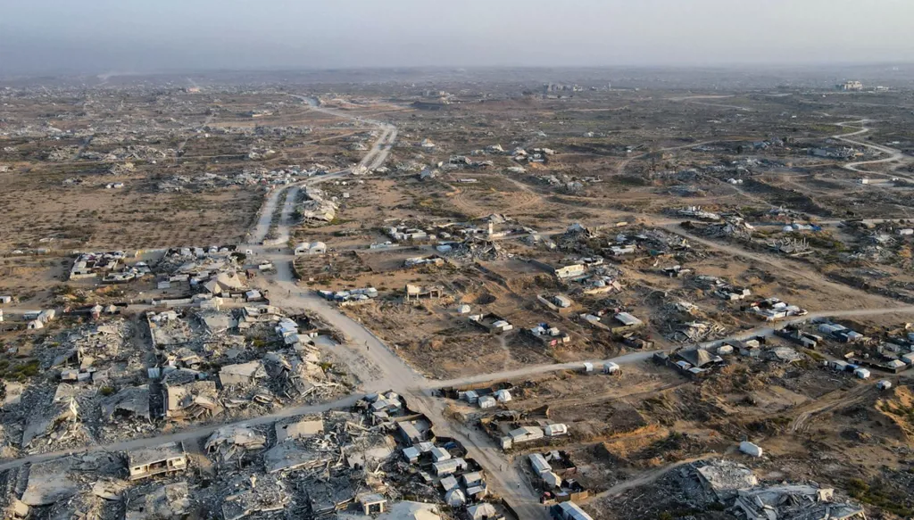 بالفيديو- طائرة أميركية ترصد "عناصر من حماس" ينهبون شاحنة إغاثة بغزة