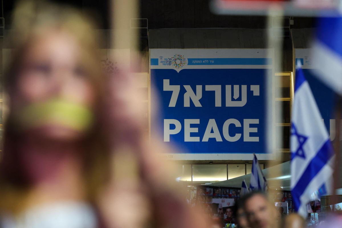 السلام عدو المصالح العسكرية (أ ف ب)