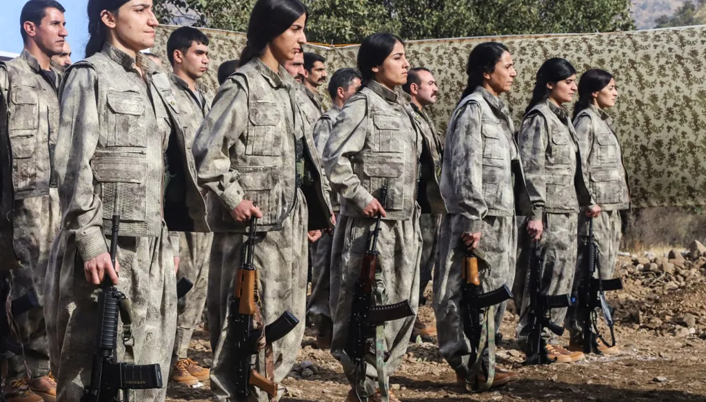 اندماج "قسد" في الجيش السوري الجديد وملف العمال الكردستاني: تركيا تحرّك عجلة السلام بصمت