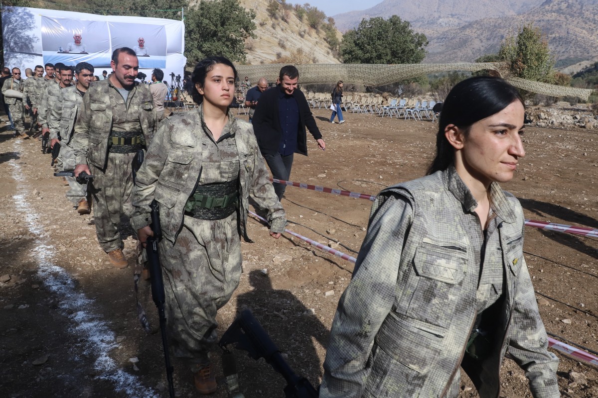 مقاتلات من حزب العمال الكردستاني في شمال العراق.(أف ب)