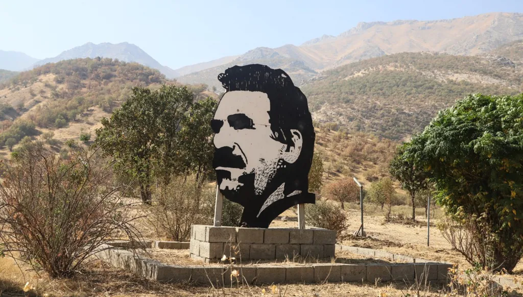 محاور اللقاء مع أوجلان في تركيا: السلام مع العمّال الكردستاني واتفاق "قسد" - دمشق